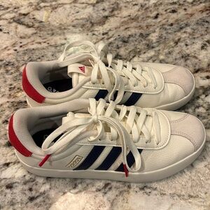 Like new Adidas leather sneakers women’s size 6.5